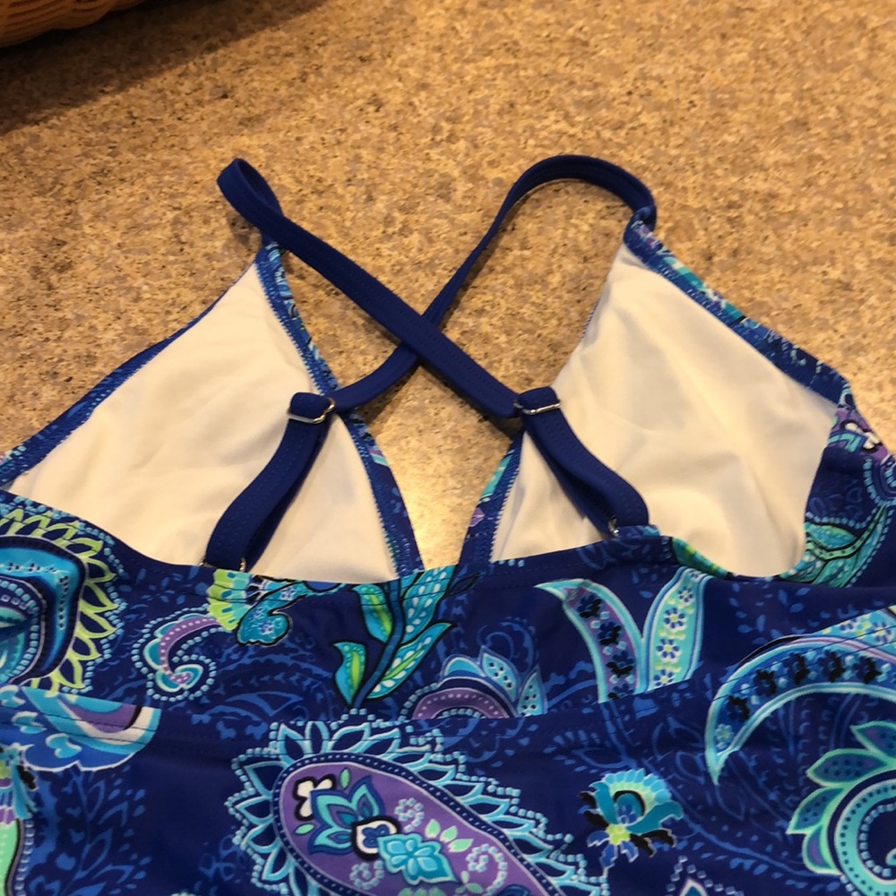 Beach Diva Malibu Flyaway Paisley Tankini Top Size 8 - Top Only - Picture 11 of 17